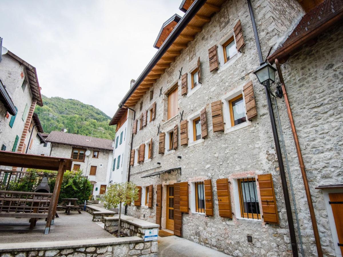 Apartment Albergo Diffuso - Cjasa Ustin-3 By Interhome バルチス エクステリア 写真
