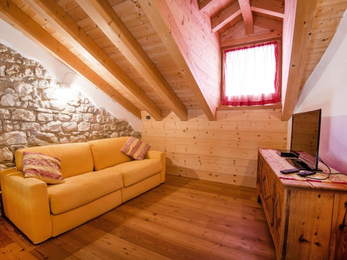 Apartment Albergo Diffuso - Cjasa Ustin-3 By Interhome バルチス エクステリア 写真